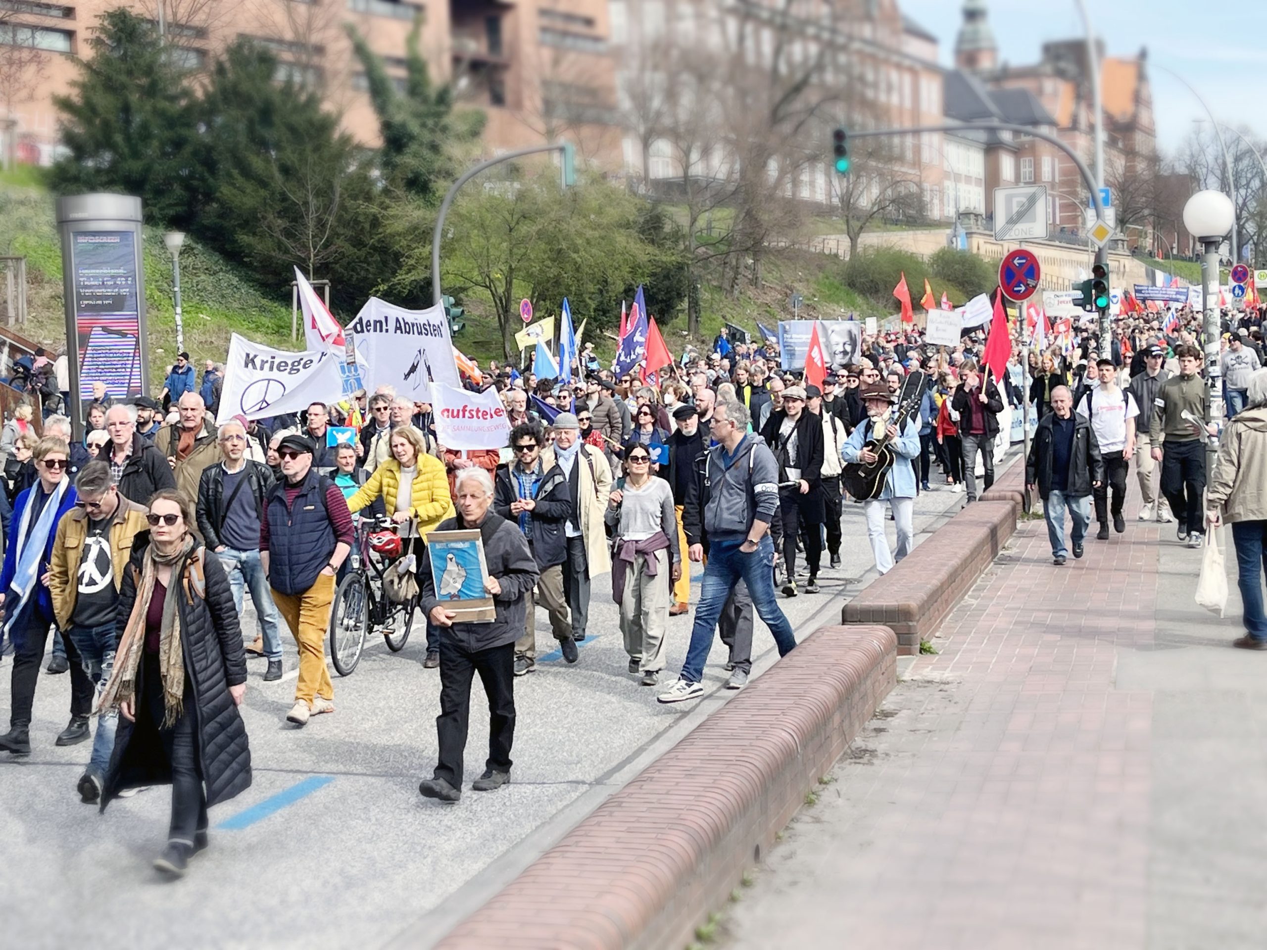 ostermarsch 2023 hamburg frieden krieg Ukraine sucy Pretsch