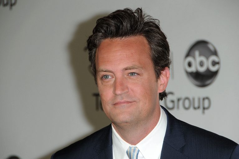 Matthew Perry – Das sind seine Filme und Serien, Todesursache bekannt Bild von Shutterstock - Neu im Blog Sucy Pretsch Todesursache bekannt