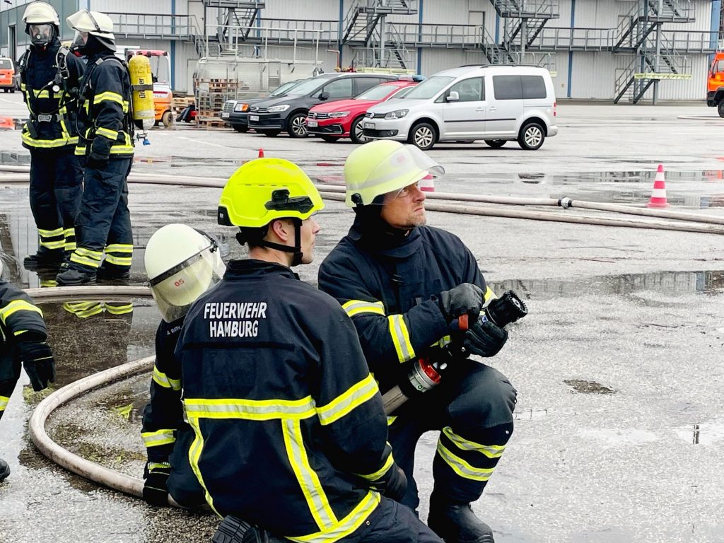 Henning Baum: 112 Inside Feuerwehr +++ Brände löschen, Hochwasser bekämpfen, Menschenleben retten – eine Doku. Neuer Einsatz für Henning Baum