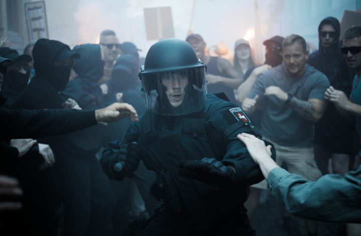 Allein zwischen den Fronten