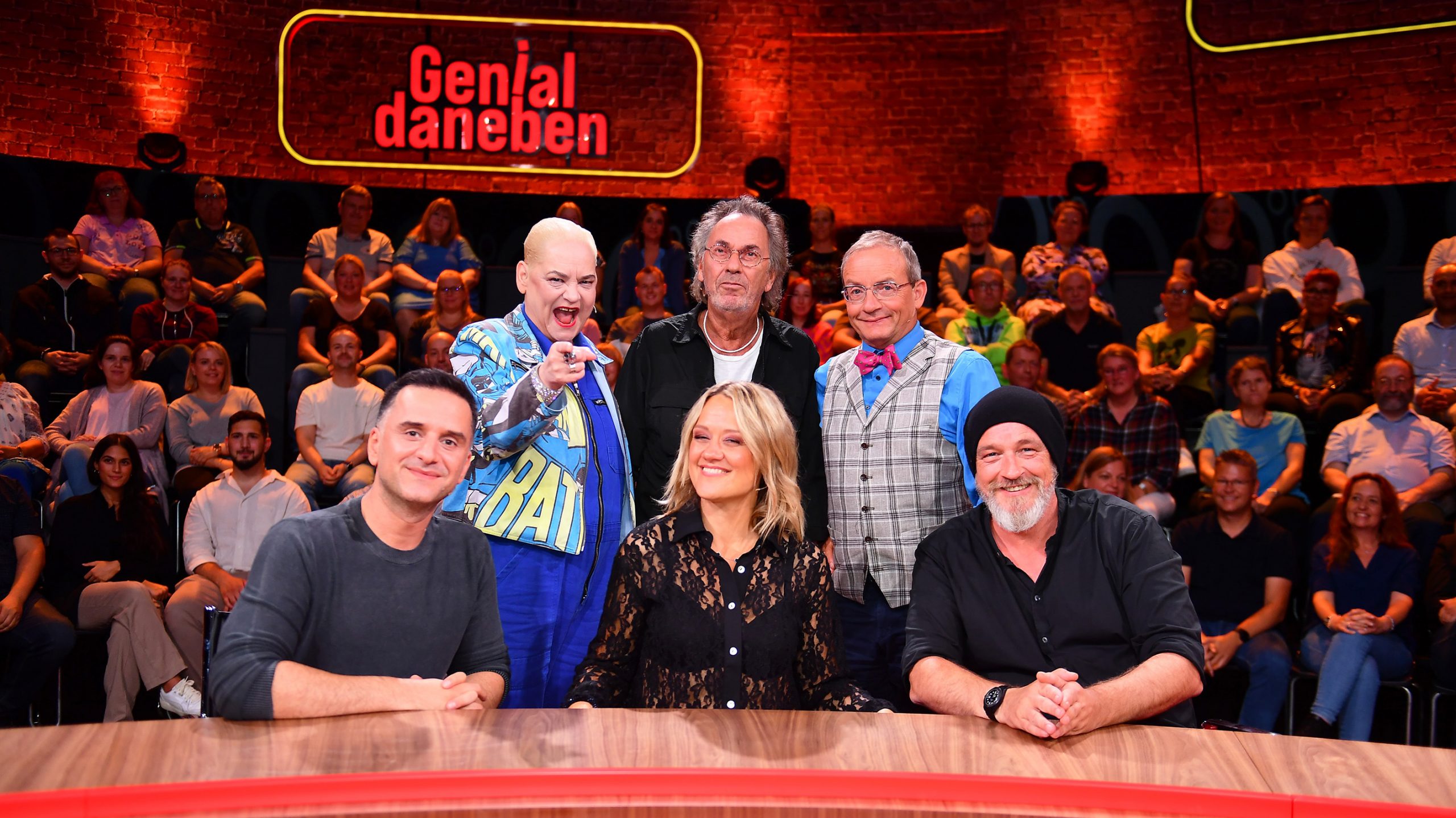 Genial daneben