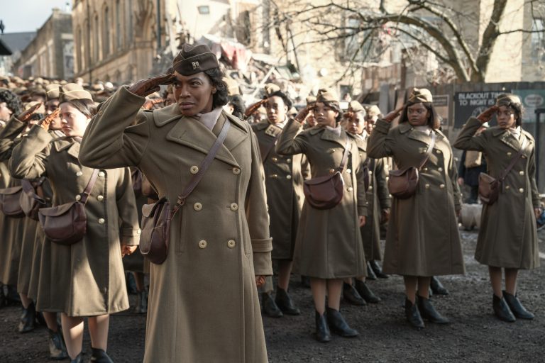 +++ Darum gehts im Netflix-Film: Die wahre Geschichte vom 6888. Bataillon +++ Star-Besetzung mit Oprah Winfrey und Susan Sarandon +++