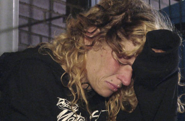 Das Leben auf der Straße ist hart für die drogenabhängige Lorraine (33)