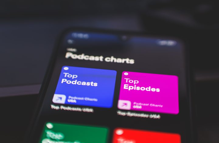 Podcast-Tipps: »Kämpfer & König« und »In Sekten«