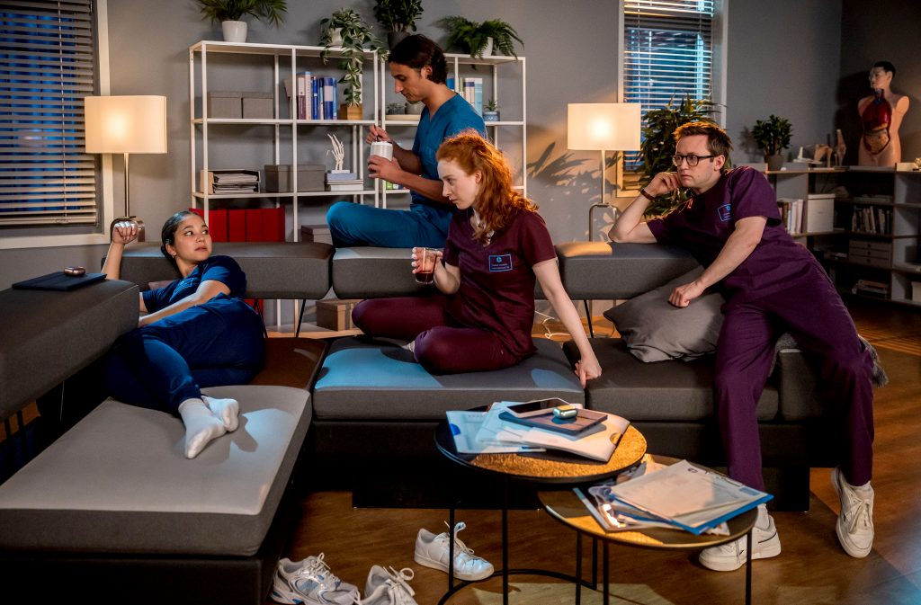 Die Serie startete 2015 +++ ARD-Jubiläumssendung „Zehn“ steht an +++ 10 Jahre »In aller Freundschaft – Die jungen Ärzte«