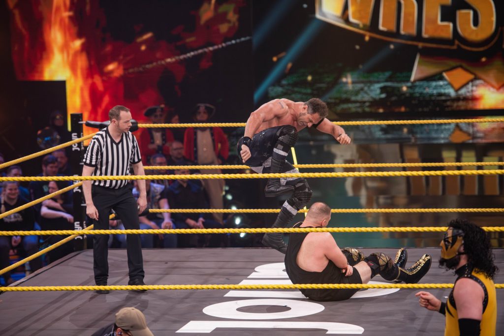 Puffpaff zaubert Legende aus dem Hut beim Promi Wrestling. Der Sieger +++ Ex-WWE-Star Claudio Castagnoli beim »TV total Promi Wrestling«