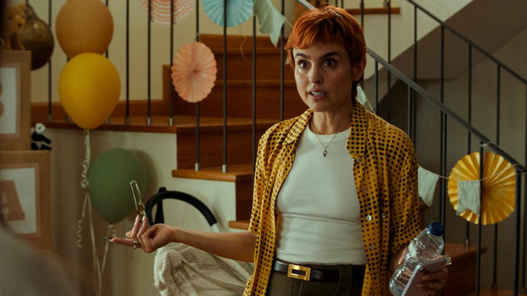 Komödie erzählt von Wiederbegegnung zweier Kindheitsfreunde +++ Starttermin +++ Spanische Serie »Love You to Death« startet bei AppleTV+