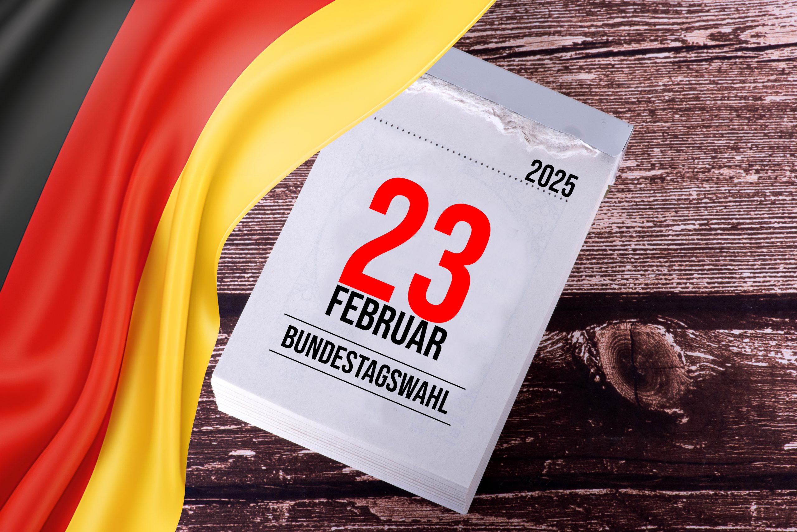 Kurz vor der Bundestagswahl verliert die Union gemäß einer neuen Umfrage an Wählergunst. Im ZDF-Politbarometer erreichen CDU und CSU nur noch 28 Prozent, das sind zwei Punkte weniger als in der Vorwoche. Dennoch bleibt die Union die stärkste politische Kraft. Unionskanzlerkandidat Friedrich Merz äußerte im Januar nach einer Vorstandsklausur der CDU in Hamburg, dass er davon ausgeht, „dass wir eher in der zweiten Hälfte der Dreißiger als in der ersten Hälfte der Dreißiger ein Wahlergebnis erzielen können.“ Die AfD, als zweitstärkste Kraft, kann im ZDF-Politbarometer um einen Punkt auf 21 Prozent zulegen. SPD und Grüne verweilen bei 16 bzw. 14 Prozent. Die Linke würde mit 8 Prozent (+1) sicher in den Bundestag einziehen. FDP und BSW müssen hingegen um ihren Einzug ins Parlament bangen. Beide kommen in der Umfrage auf jeweils 4,5 Prozent, was einen Anstieg um einen halben Prozentpunkt im Vergleich zur Vorwoche bedeutet. Laut ZDF sind 27 Prozent der Befragten noch unschlüssig, ob sie wählen möchten und wen sie wählen würden.