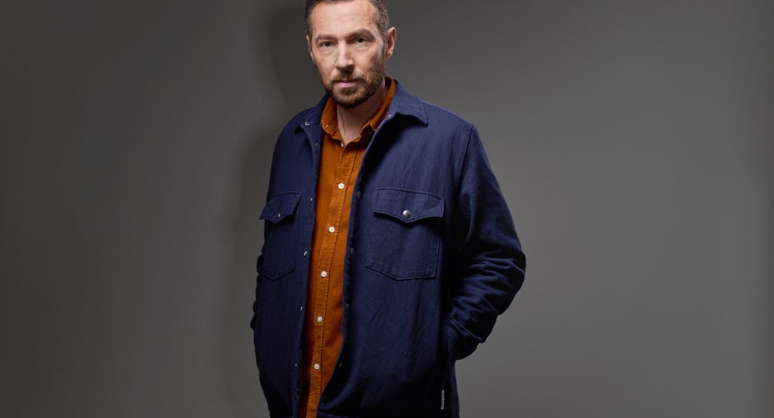 ZDF, XY gelöst, True Crime, Sven Voss, Verbrechensaufklärung, spektakuläre Verbrechen, Tödlicher Freigang, Millionenraub in Berlin, Mörderische Entmietung, Mord am Disco-König, Kriminalgeschichte, DNA-Treffer, Auftragsmord, Zeugenschutz, Ermittlungen, Doppelfolgen, TV-Formate, Kriminalbeamte, Staatsanwälte, ZDF-Fahndungssendung, Aktenzeichen XY, spannende Fälle, Justiz, Untertitel,