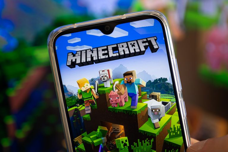 Ein Minecraft Film, Videospielverfilmung, Kinocharts, Einspielergebnis, The Super Mario Bros. Movie, Kritiken, Rotten Tomatoes, CinemaScore, Zuschauerbewertungen, Rekord, Premierenwochenende, virale Verbreitung, Memes, Chicken Jockey, Internet-Phänomen, Hollywood, erfolgreiche Videospielverfilmungen, Sommerfilm, Superman