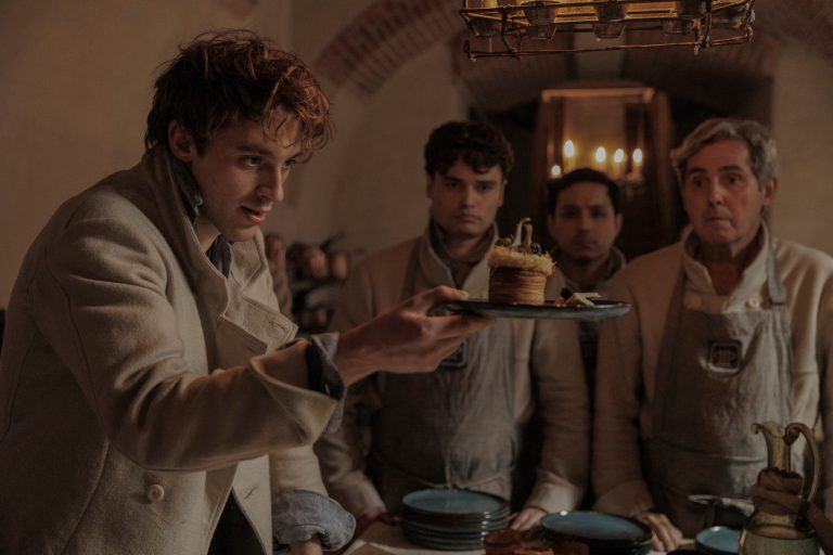 „Carême“ startet am Mittwoch, 30. April, mit den ersten beiden Episoden weltweit auf Apple TV+. Jede Woche folgt eine neue Episode bis zum 11. Juni.