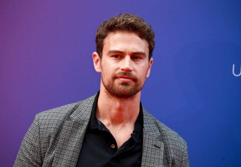 Neue Gerüchte um James Bond: Theo James der Favorit?