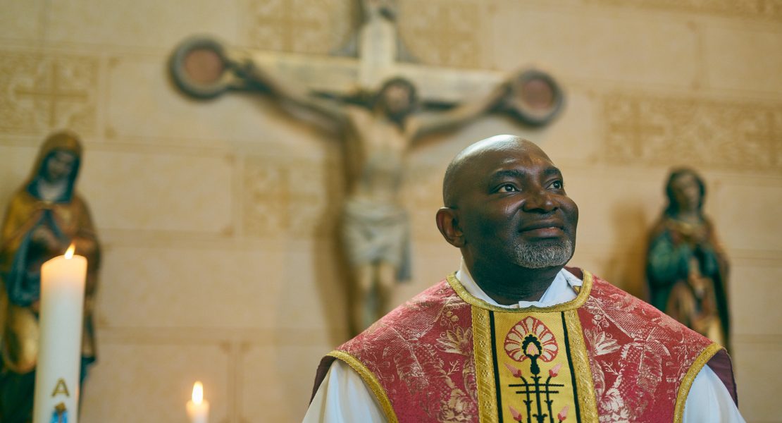 »Kirche ohne Rassismus«: Doku und Gottesdienst an Pfingsten im ZDF