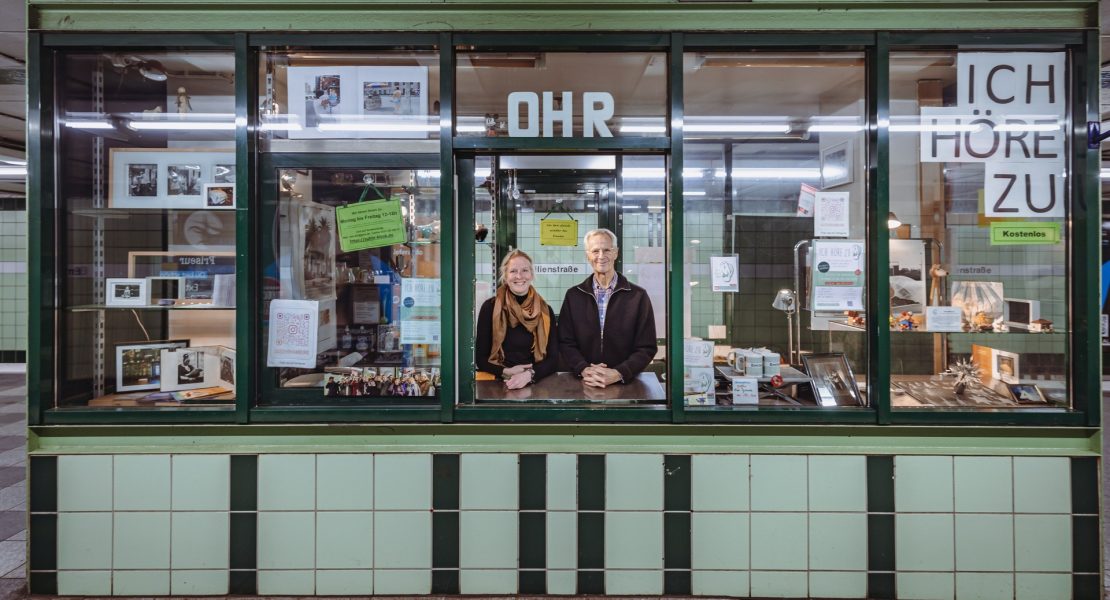 Die Kraft des Zuhörens: Ein Kiosk als Ort der Begegnung