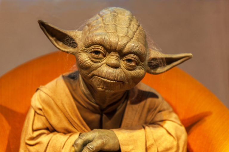 Star Wars Day, 4. Mai, May the fourth, Möge die Macht mit dir sein, Star Wars Memes, Fanartikel, Star Wars Andor, Disney+, inoffizieller Star Wars Tag, Angebote für Star Wars Fans, weit, weit entfernte Galaxis,