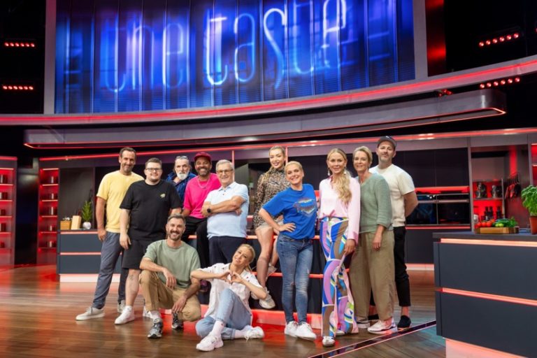 12 Stars bereiten bei »Promi Taste« leckere Löffel zu