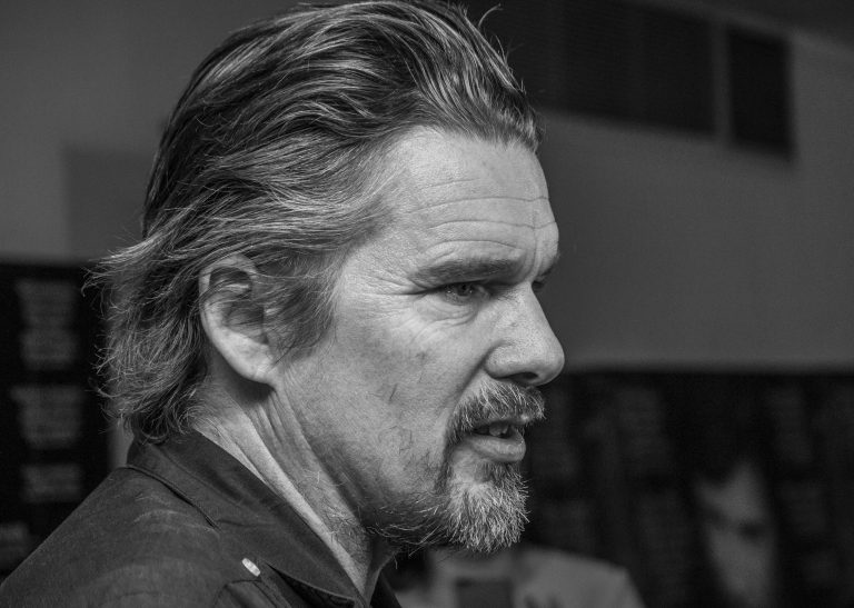 Ethan Hawke begeistert als Grabber in »The Black Phone 2«