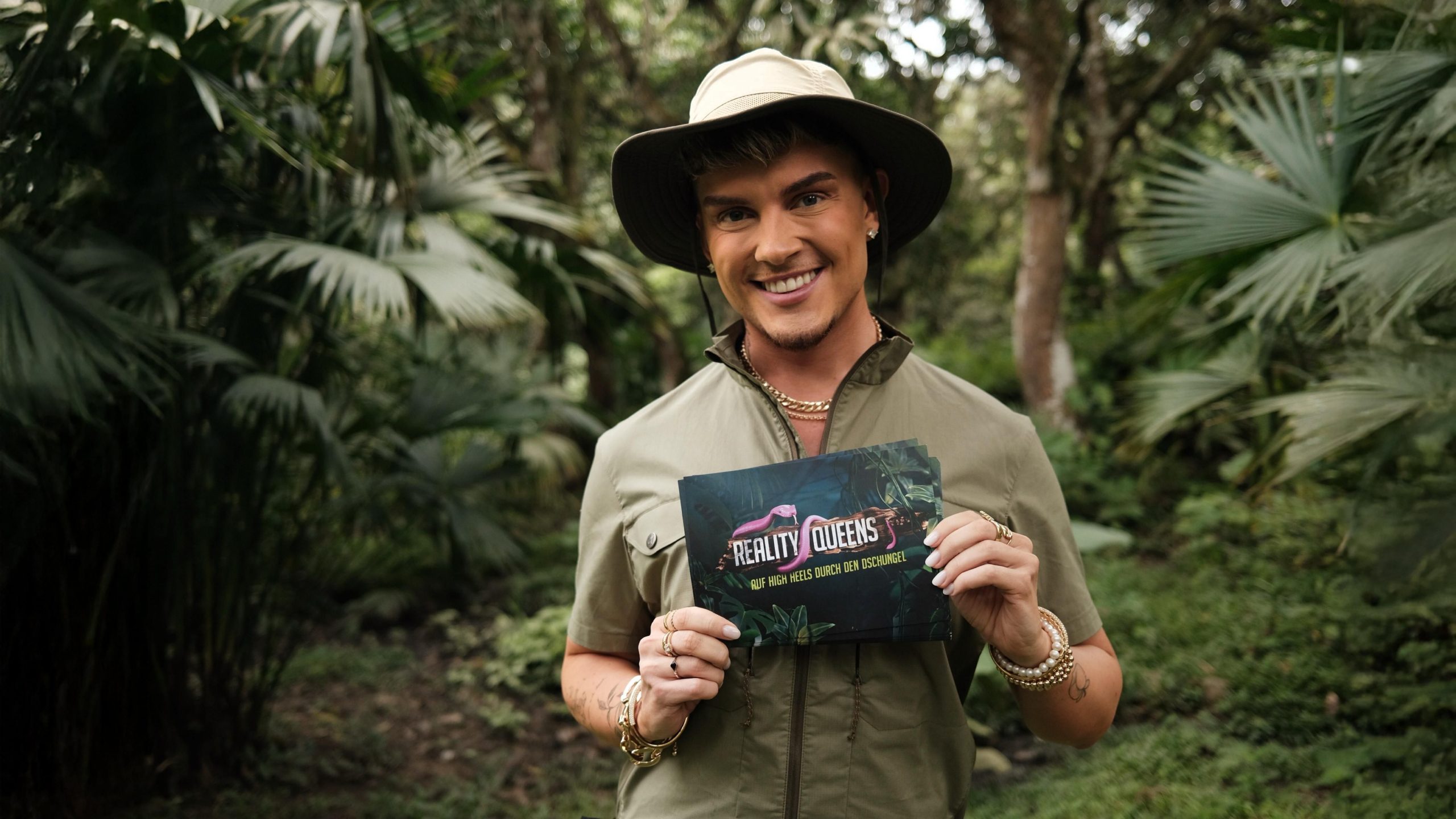 +++ Twenty4Tim wird Host der 2. Staffel von "Reality Queens – Auf High Heels durch den Dschungel" auf RTL+ +++