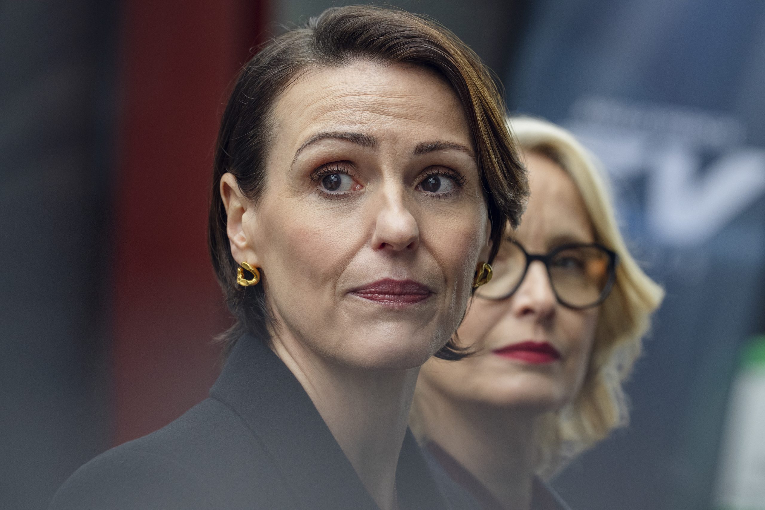 »Hostage«: Zwei Spitzenpolitikerinnen gegen die Schattenmacht – ein tödlicher Politthriller