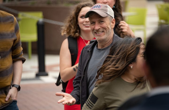 Jon Stewart dreht die Satire um: »Daily Show« als Trump-Propaganda-Parodie