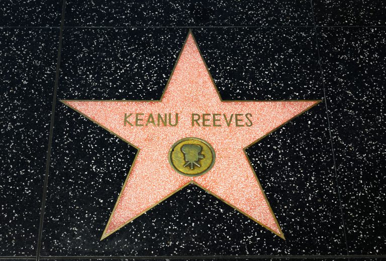 Arm bleiben, reich träumen? Warum Keanu Reeves’ »Good Fortune« die Arbeiterklasse mit Lügen-Moral abspeist