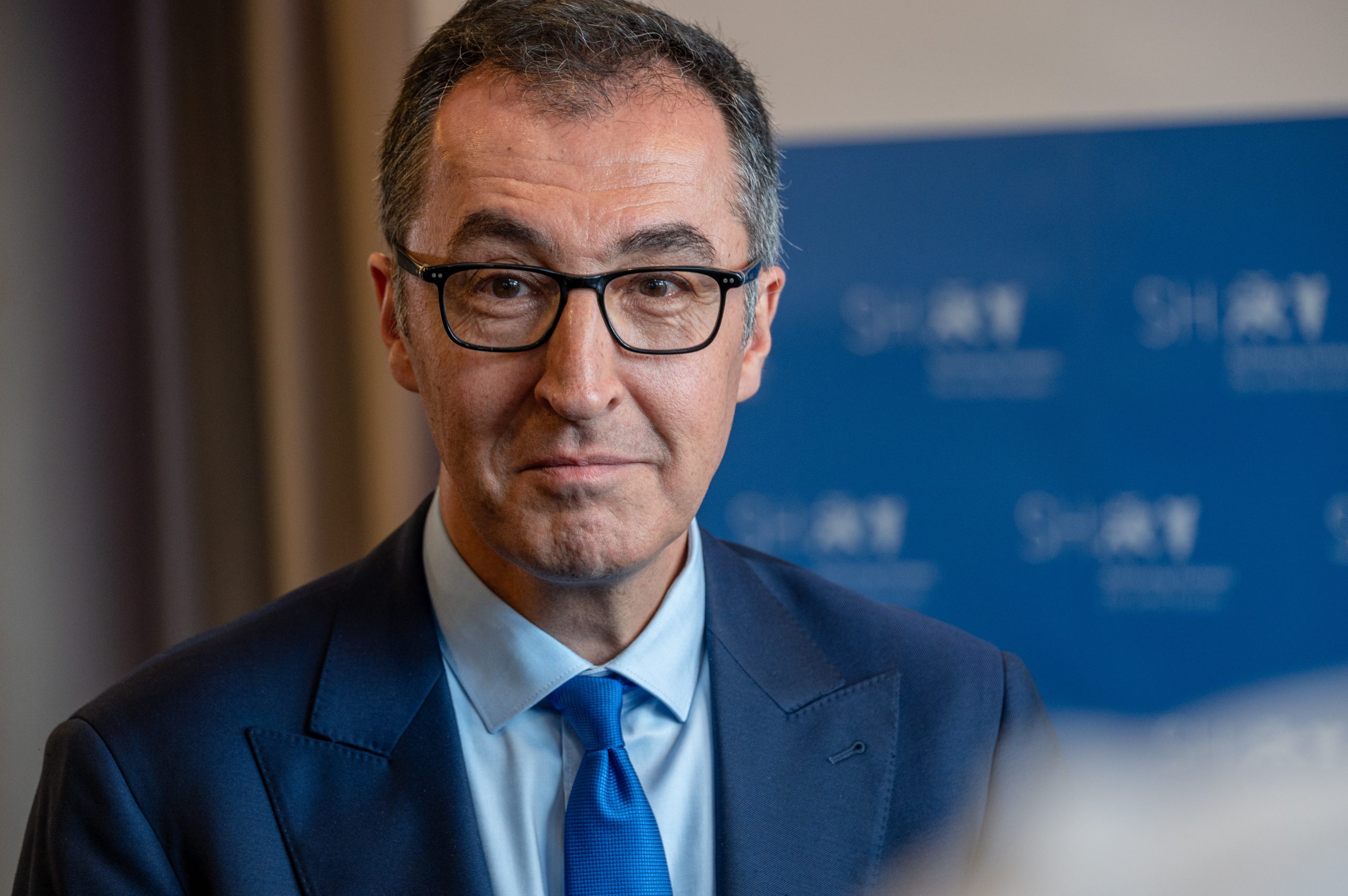 +++ Grüne holen Sieg im Foto-Finish, Özdemir vor historischer Premiere als Ministerpräsident +++ SPD stürzt auf Rekordtief, AfD mit Bestwert – FDP und Linke draußen