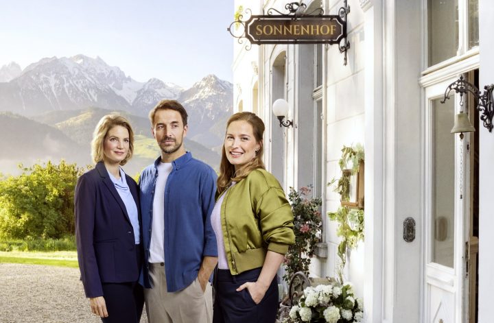 Verbotene Liebe in den Alpen: Neue SAT.1-Serie »Die Landarztpraxis – Team Sonnenhof«