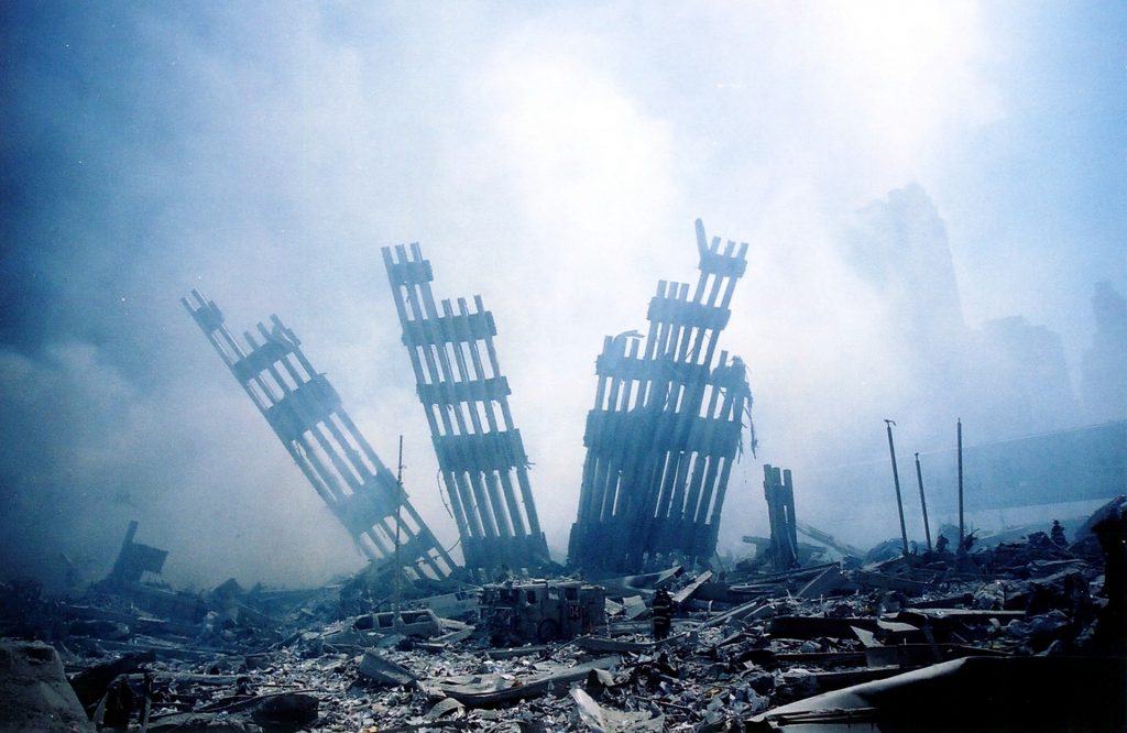 Warum halten sich Verschwörungserzählungen zu 9/11 so hartnäckig?