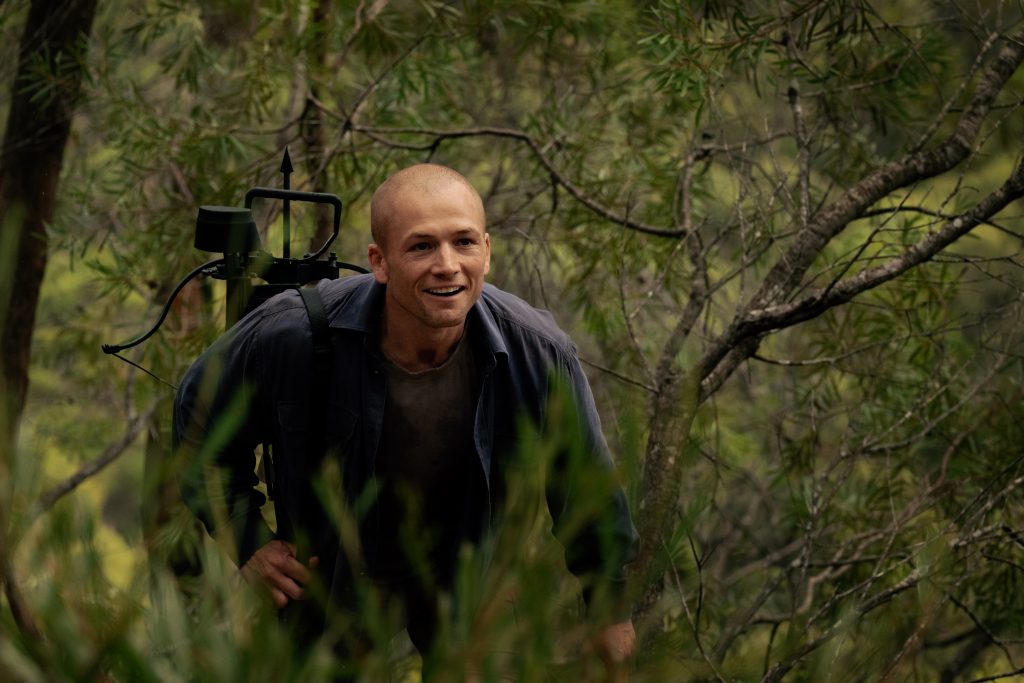 Charlize Theron kämpft sich in „Apex“ durch die australische Wildnis – gegen die Langeweile kommt allerdings auch sie nicht an.