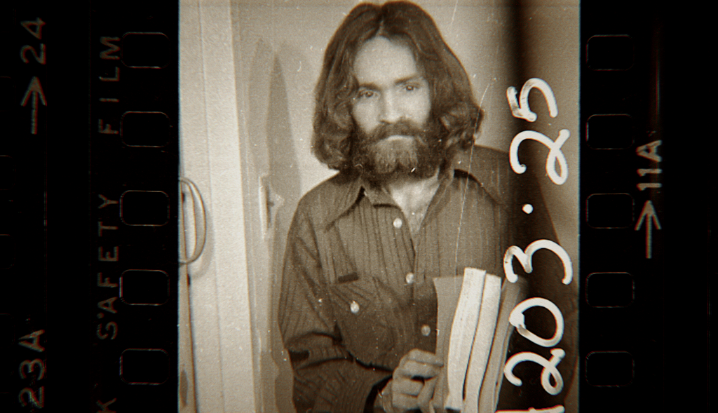 Die wahre Geschichte von Charles Manson: Was die neue Netflix-Serie zeigt – und was nachgestellt ist