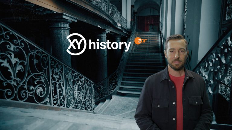 Nachgestellter Banküberfall mit Vorschlaghammer in »XY history: Die Jagd nach dem Hammermörder«.