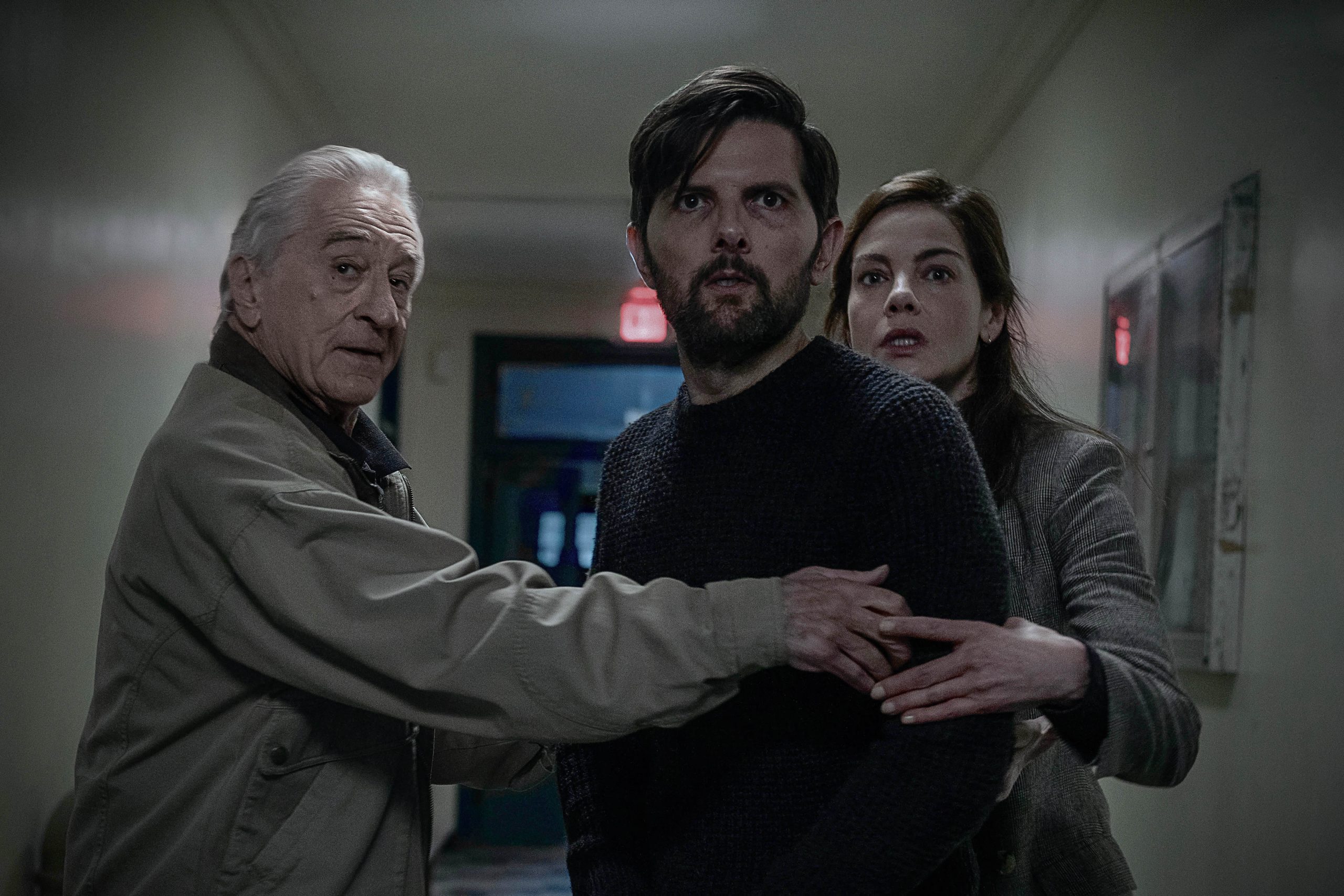 Der neue Netflix-Thriller „Der Kinderflüsterer“ überzeugt mit Robert De Niro, düsterer Atmosphäre und starken Vater-Sohn-Konflikten. Wer der Täter ist und was das rätselhafte Ende bedeutet.