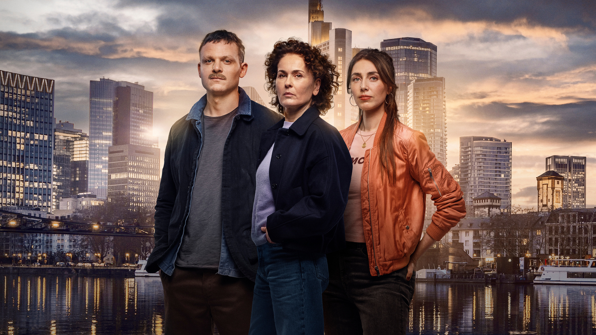 Marie-Lou Sellem, Johannes Hegemann und Leona Grundig als Ermittlerteam in „Frankfurt Mord – Ein neues Leben“.