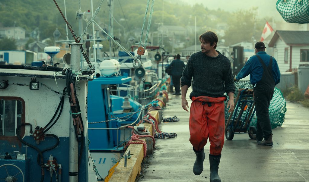 „Josh Hartnett als Fischer Calvin Penney in der Netflix-Serie Below“